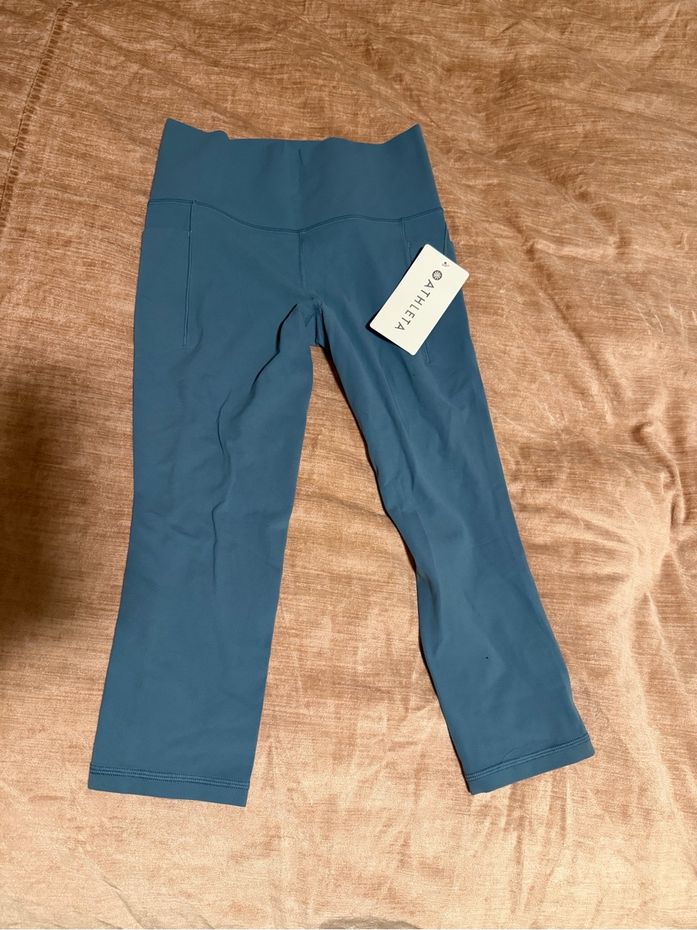 NWT Athleta Blue Salutation Stash II Capri Leggings
